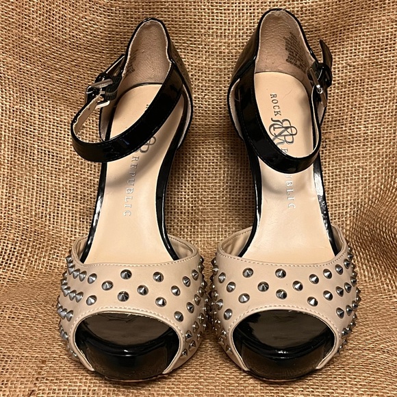 ROCK & REPUBLIC Studded Platform Stiletto Black/Cream w/Ankle Buckle Size 7 - Picture 5 of 11